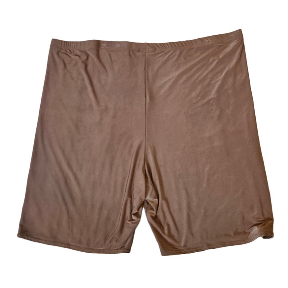 PrettyLittleThings Brown Coffee Cycle Shorts Plus 26 - Picture 2 of 9